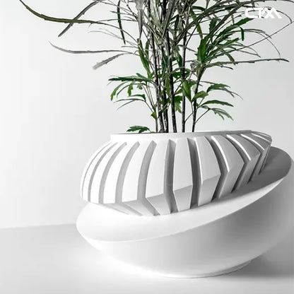 The Luxar Planter